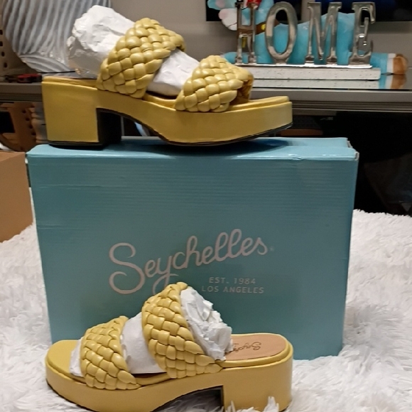 New Seychelles Novelty Women's Leather Butter Yellow Platform Sandals SZ 7.5 - Picture 1 of 15